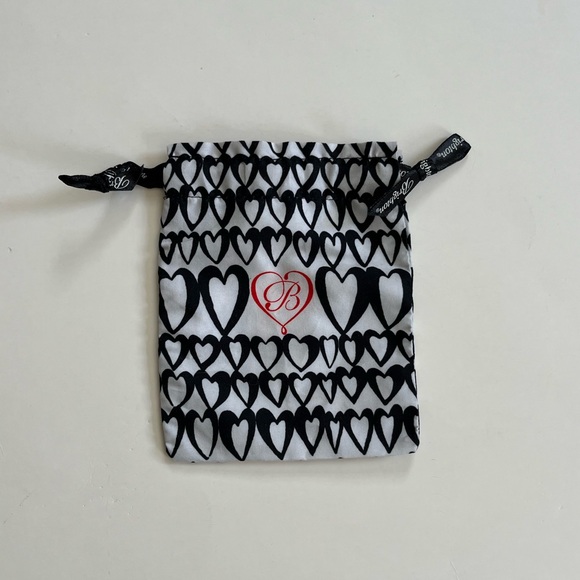 Heart Pattern Drawstring Pouch - Picture 3 of 3